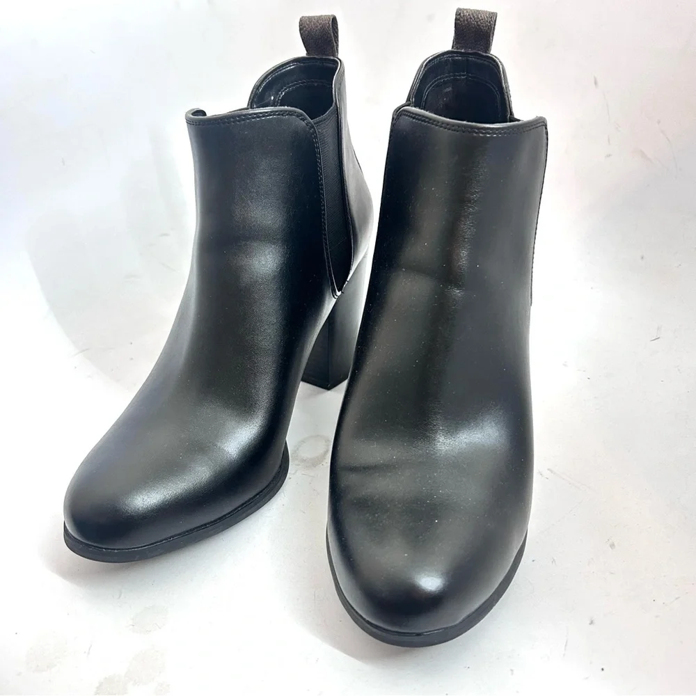 MICHAEL KORS Evaline Block Heel Booties Women's Size US 9.5 M Black NWOB